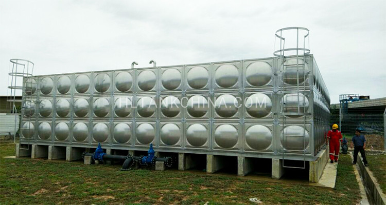 Stainless steel water tank