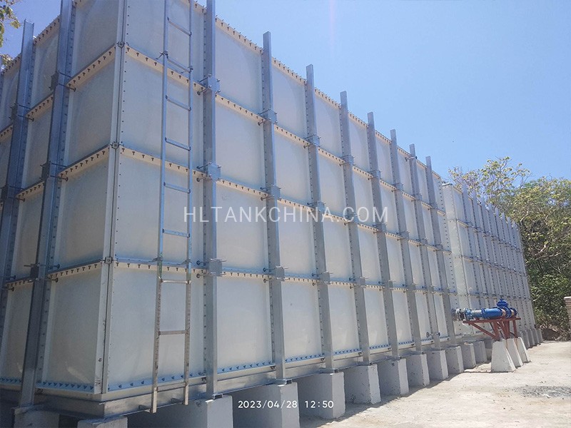 External reinforcement GRP water tank