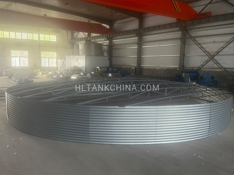 Low pitch roof corrugated steel water tank design