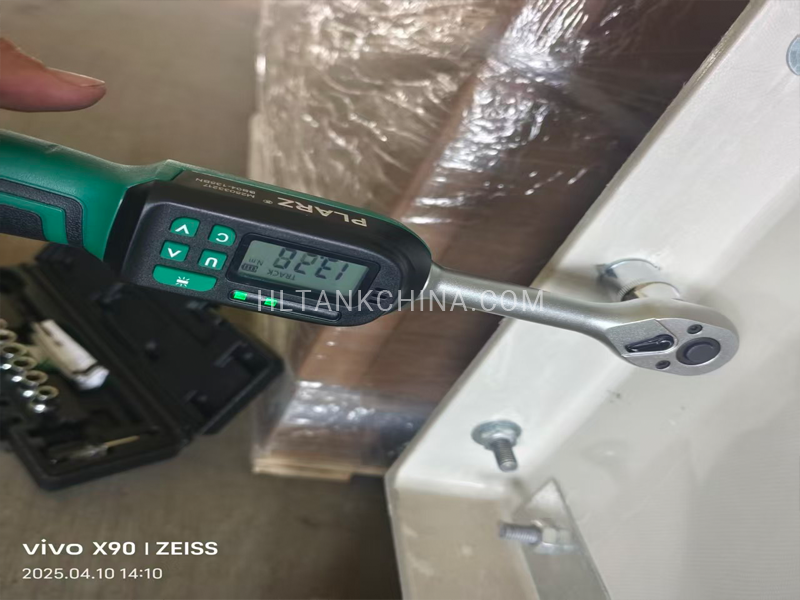 Torque except 1 ending bolts on FRP water tank panel side holes Torque except 1 ending bolts on FRP water tank panel side holes