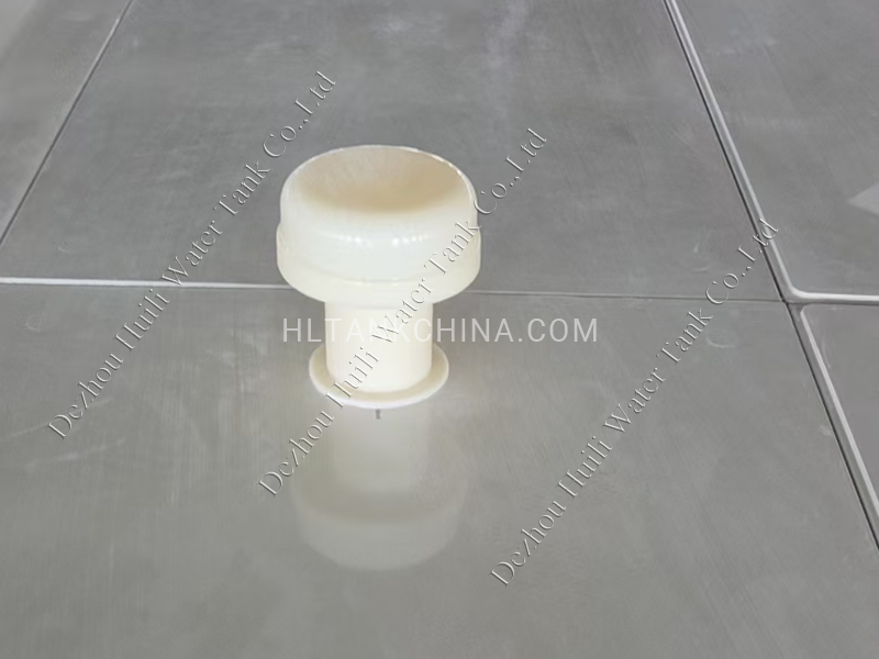 Ventilation installation with adjustable steel support pedestal Ventilation installation with adjustable steel support pedestal